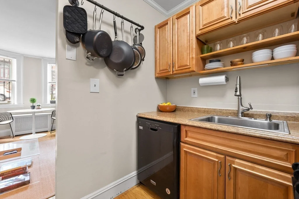 1 bed, 1 bath apartment for rent at 15 Dartmouth St Unit A, South End — photo 6 of 13