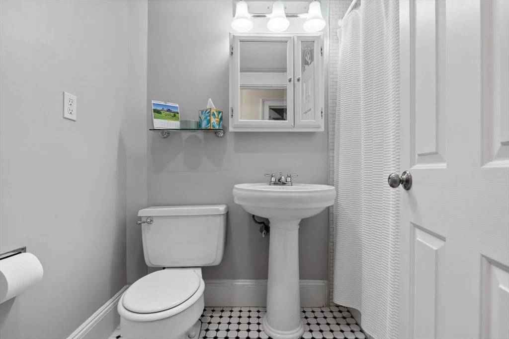1 bed, 1 bath apartment for rent at 15 Dartmouth St Unit A, South End — photo 11 of 13