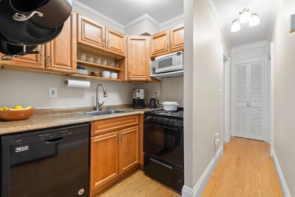 1 bed, 1 bath apartment for rent at 15 Dartmouth St Unit A, South End — photo 8 of 13