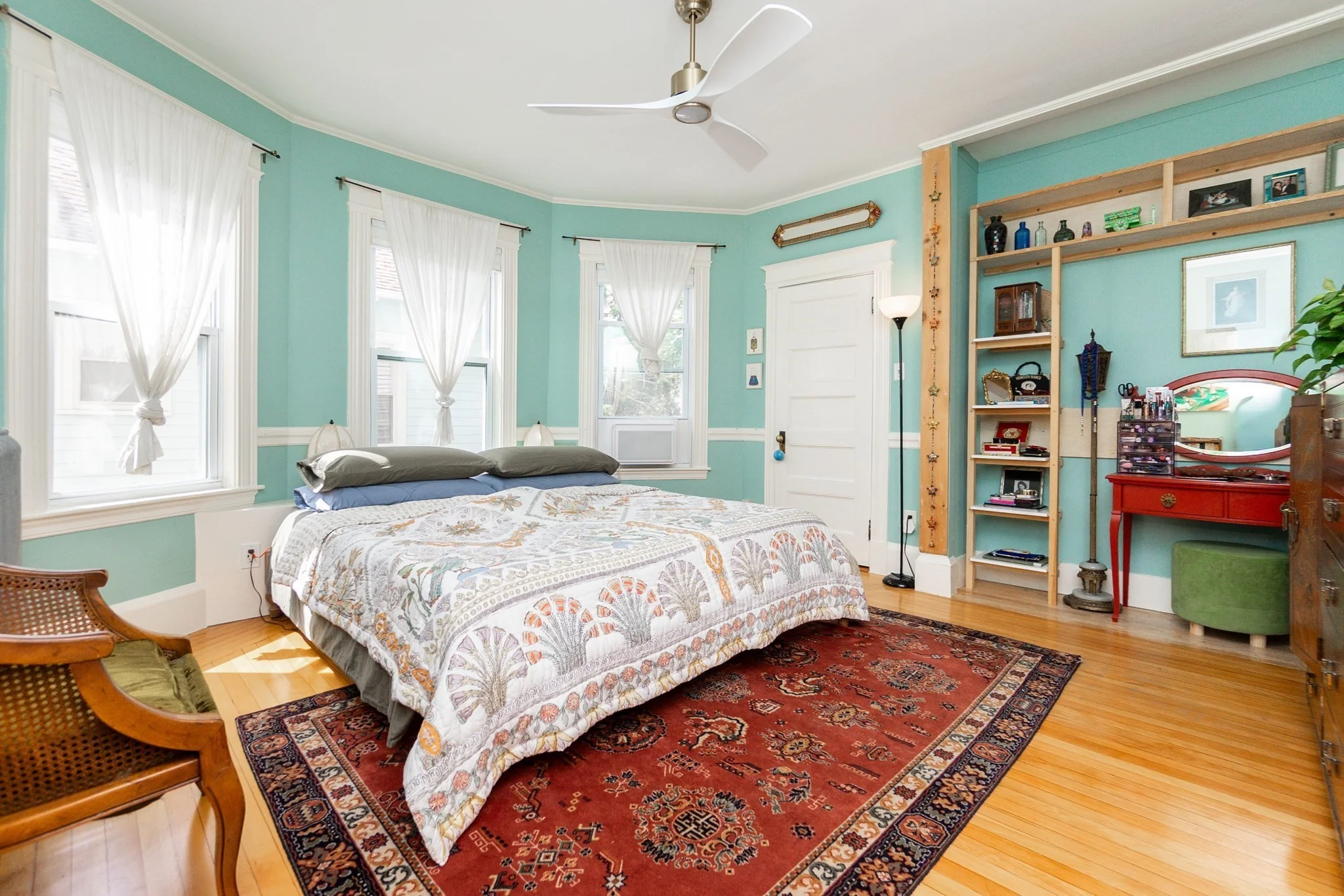 3 bed, 2 bath apartment for rent at 15 Day St Unit 2, North Cambridge — photo 3 of 14