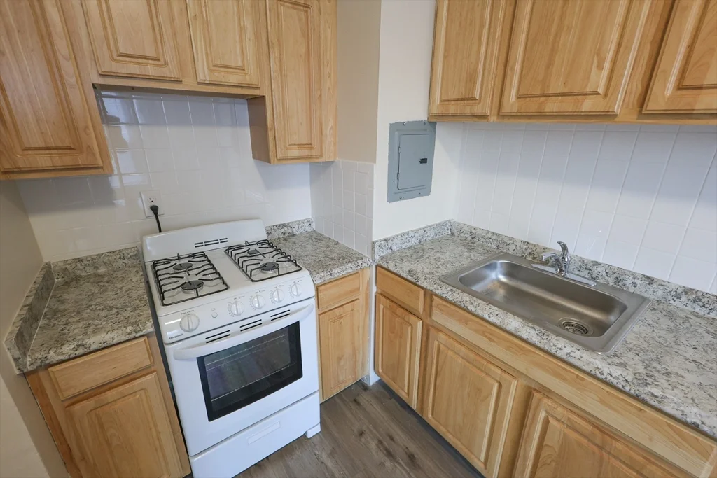 3 bed, 1 bath apartment for rent at 15 Delle Ave Unit 1, Mission Hill — photo 1 of 23