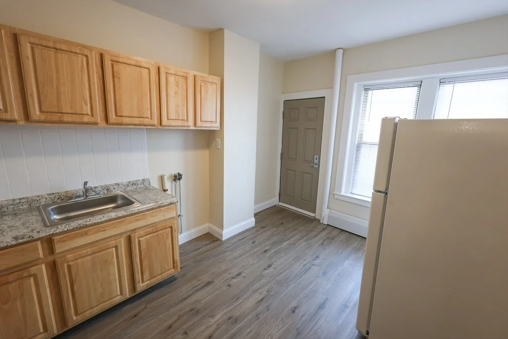 3 bed, 1 bath apartment for rent at 15 Delle Ave Unit 1, Mission Hill — photo 3 of 23