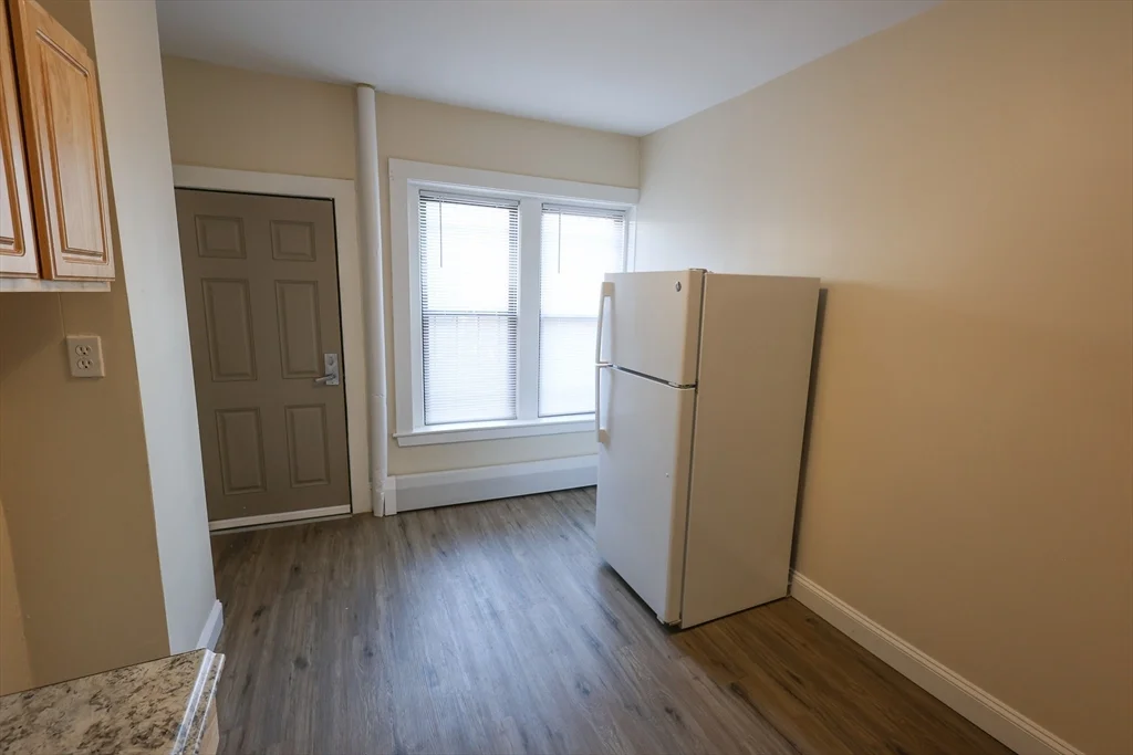 3 bed, 1 bath apartment for rent at 15 Delle Ave Unit 1, Mission Hill — photo 4 of 23