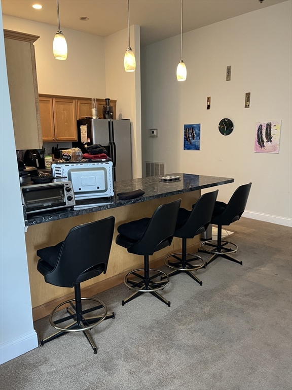 1 bed, 1 bath apartment for rent at 15 Des Moines Unit 401, Quincy — photo 3 of 7
