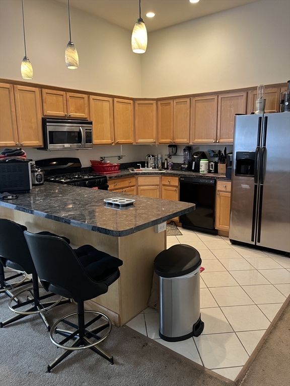 1 bed, 1 bath apartment for rent at 15 Des Moines Unit 402, Quincy — photo 2 of 8