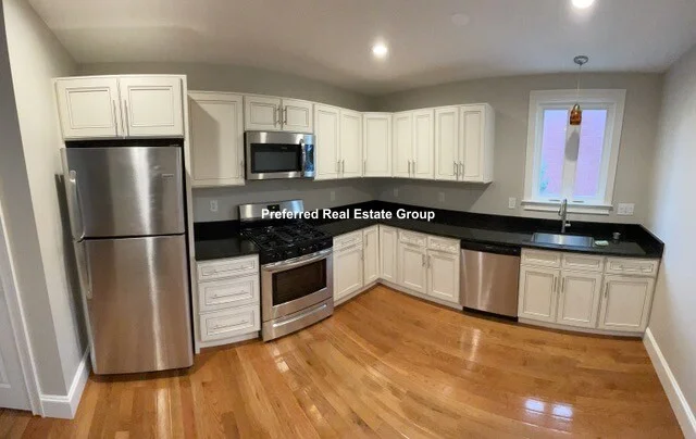 4 bed, 1 bath apartment for rent at 15 Dix St Unit 2, Dorchester — photo 4 of 14