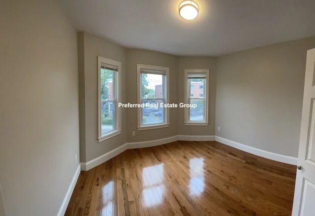 4 bed, 1 bath apartment for rent at 15 Dix St Unit 2, Dorchester — photo 7 of 14