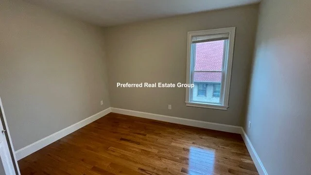 4 bed, 1 bath apartment for rent at 15 Dix St Unit 2, Dorchester — photo 8 of 14