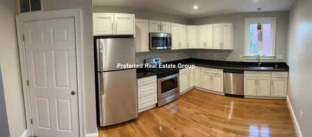 4 bed, 1 bath apartment for rent at 15 Dix St Unit 2, Dorchester