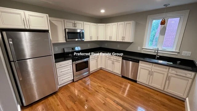 4 bed, 1 bath apartment for rent at 15 Dix St Unit 2, Dorchester — photo 5 of 14