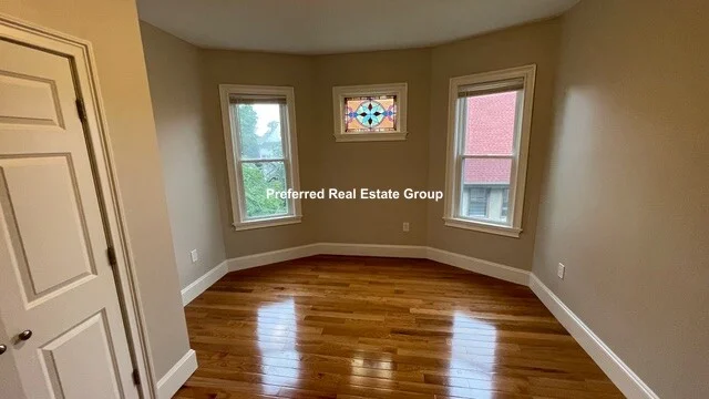 4 bed, 1 bath apartment for rent at 15 Dix St Unit 2, Dorchester — photo 11 of 14