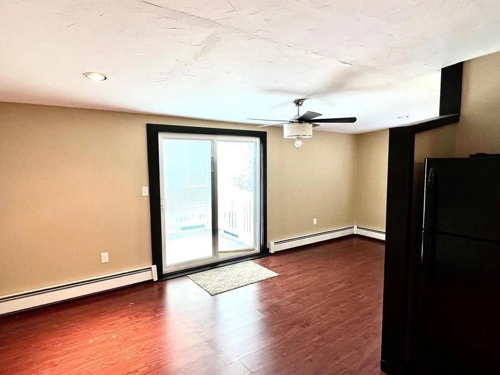 1 bed, 1 bath apartment for rent at 15 Dolphin Ave Unit 2, Winthrop — photo 5 of 13