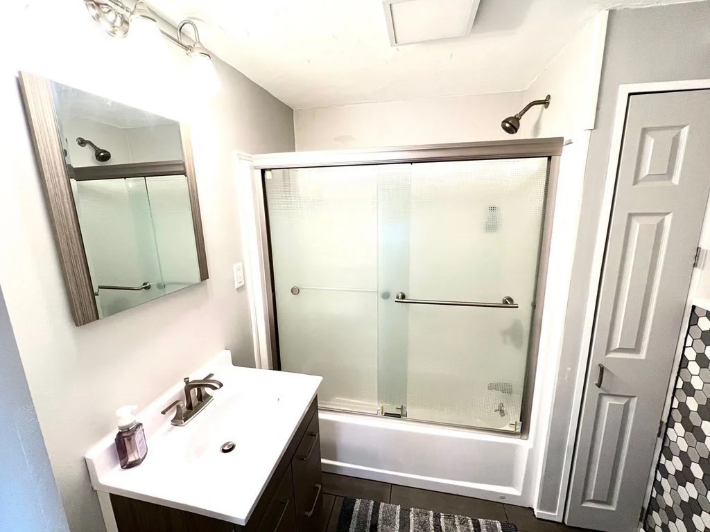 1 bed, 1 bath apartment for rent at 15 Dolphin Ave Unit 2, Winthrop — photo 11 of 13