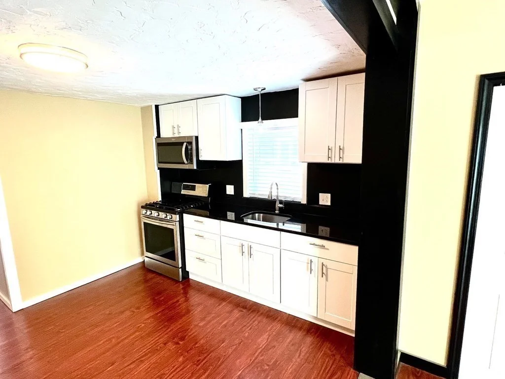 1 bed, 1 bath apartment for rent at 15 Dolphin Ave Unit 2, Winthrop — photo 9 of 13