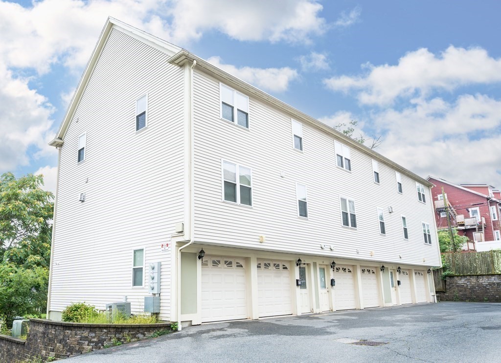 3 bed, 2 bath apartment for rent at 15 Downer Ct Unit 0, Dorchester — photo 20 of 20