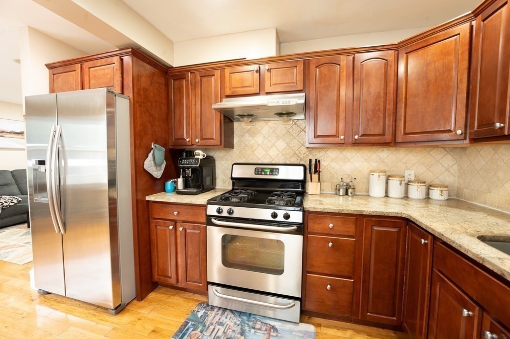 3 bed, 2 bath apartment for rent at 15 Downer Ct Unit 0, Dorchester — photo 2 of 20