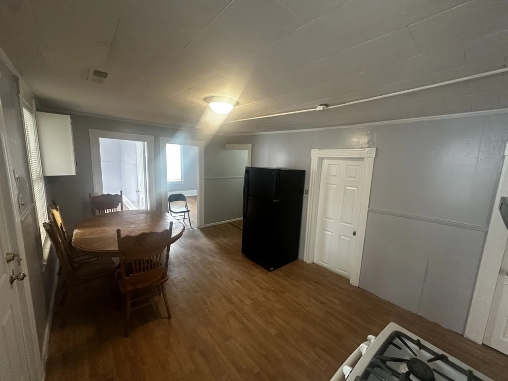 3 bed, 1 bath apartment for rent at 15 Dublin Unit 26-3L, Lowell — photo 8 of 9