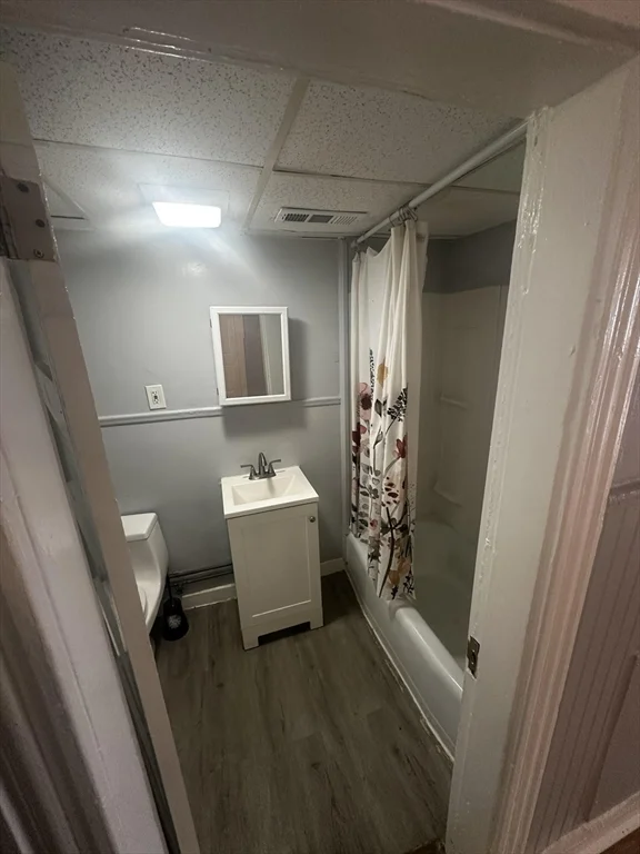 3 bed, 1 bath apartment for rent at 15 Dublin Unit 26-3L, Lowell — photo 5 of 9
