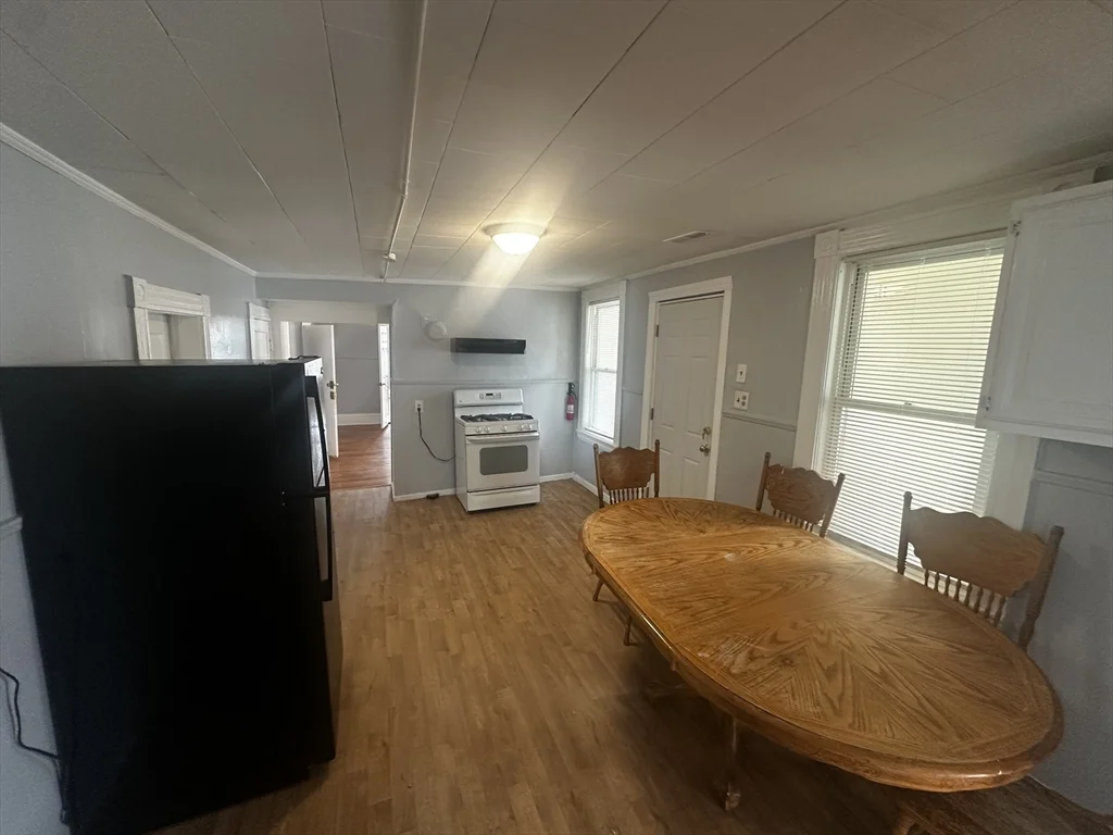 3 bed, 1 bath apartment for rent at 15 Dublin Unit 26-3L, Lowell — photo 7 of 9