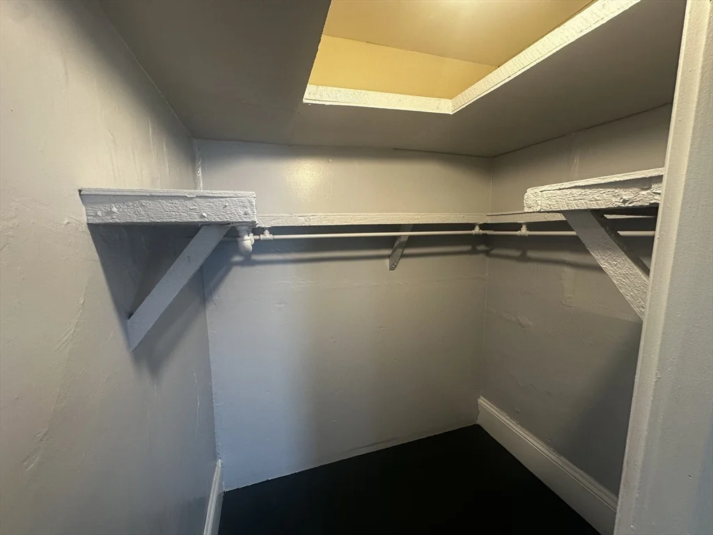 3 bed, 1 bath apartment for rent at 15 Dublin Unit 26-3L, Lowell — photo 6 of 9