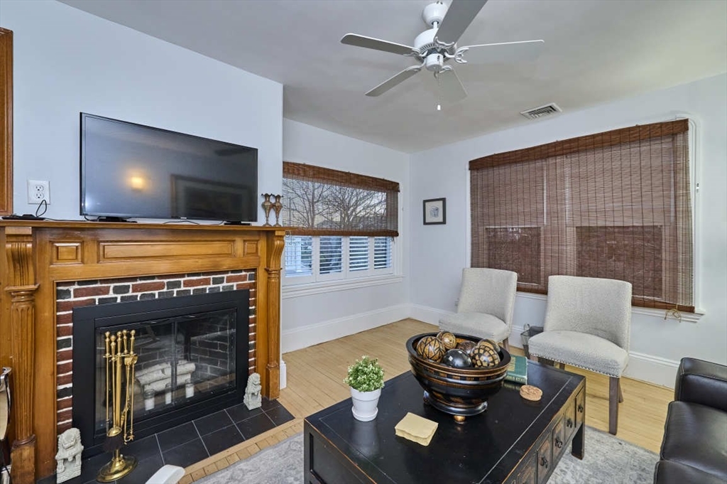 2 bed, 1 bath apartment for rent at 15 Eastern Unit B, Swampscott — photo 3 of 13