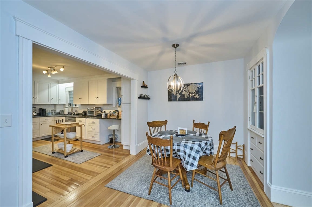 2 bed, 1 bath apartment for rent at 15 Eastern Unit B, Swampscott — photo 10 of 13
