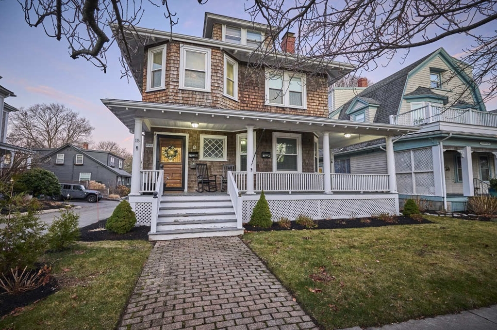 2 bed, 1 bath apartment for rent at 15 Eastern Unit B, Swampscott — photo 1 of 13