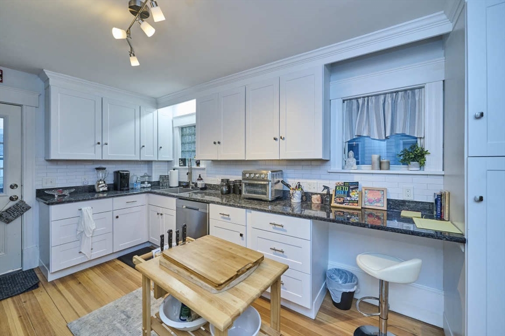 2 bed, 1 bath apartment for rent at 15 Eastern Unit B, Swampscott — photo 8 of 13