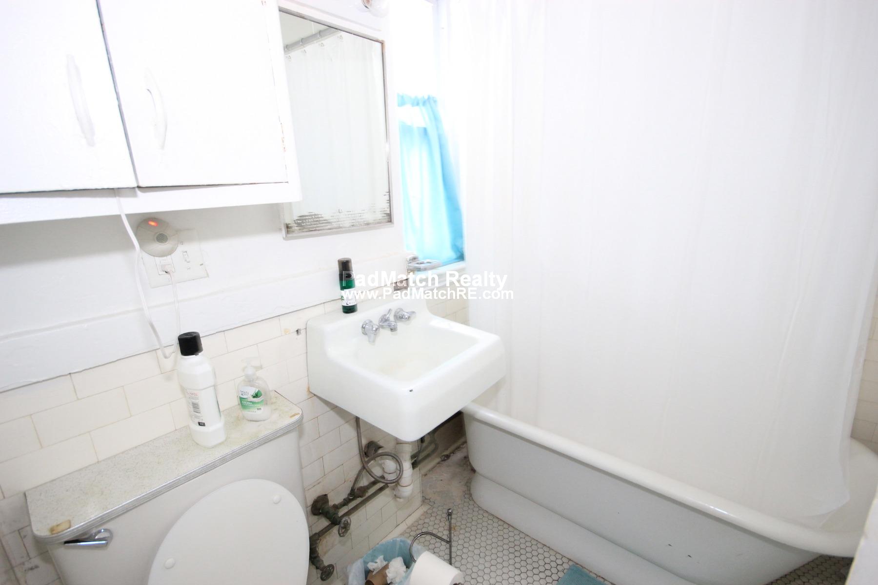 2 bed, 1 bath apartment for rent at 15 Egremont Rd Unit 9, Brighton — photo 5 of 8