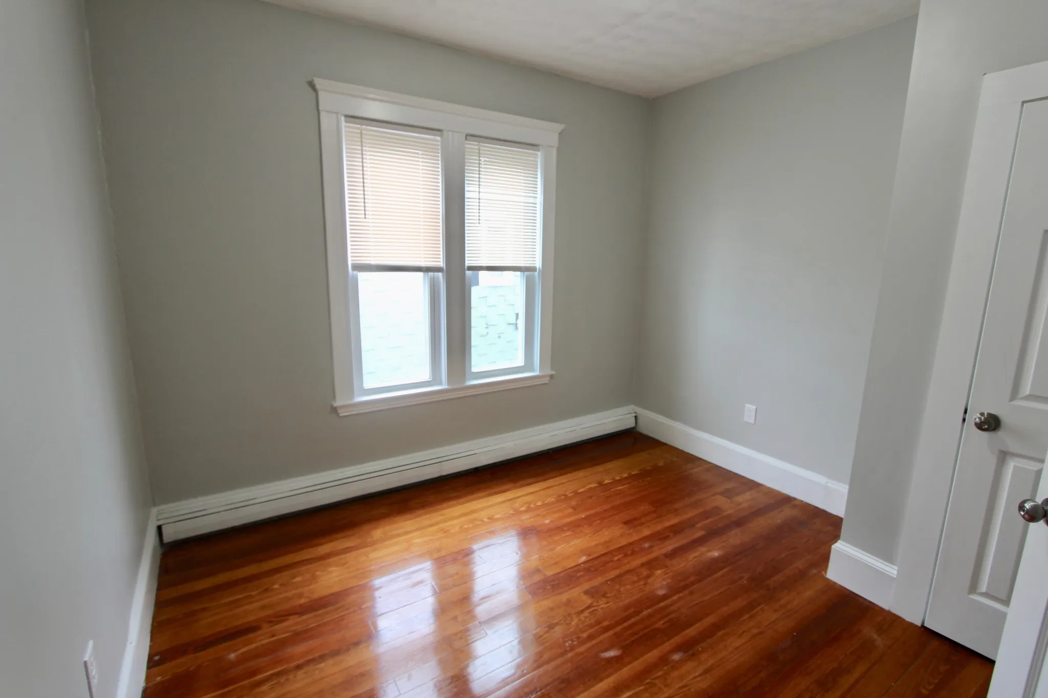 4 bed, 2 bath apartment for rent at 15 Elder St Unit 1, Dorchester — photo 4 of 9