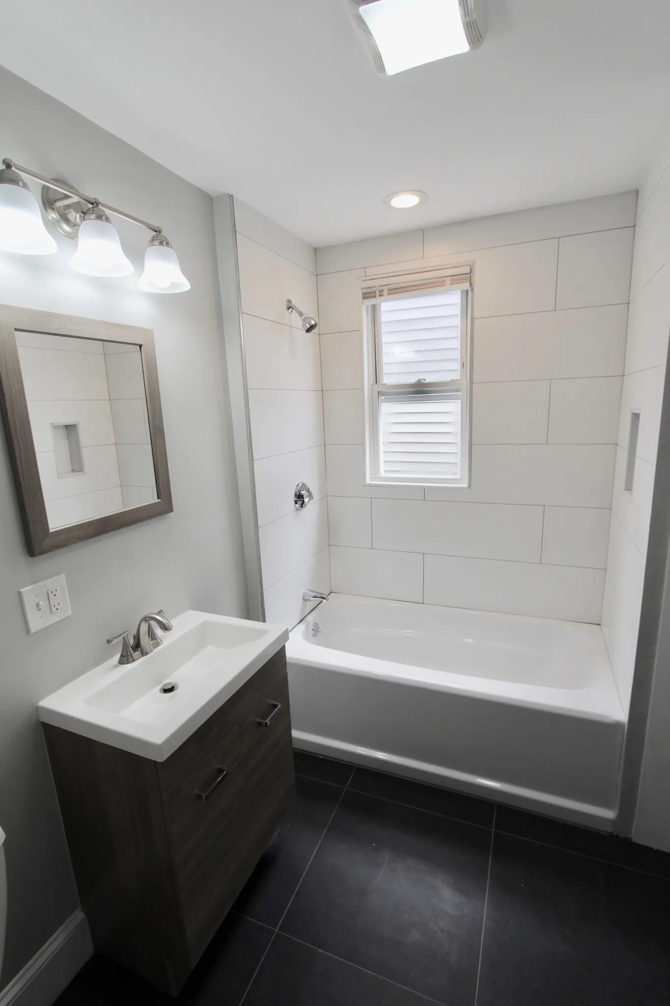 4 bed, 2 bath apartment for rent at 15 Elder St Unit 1, Dorchester — photo 6 of 9