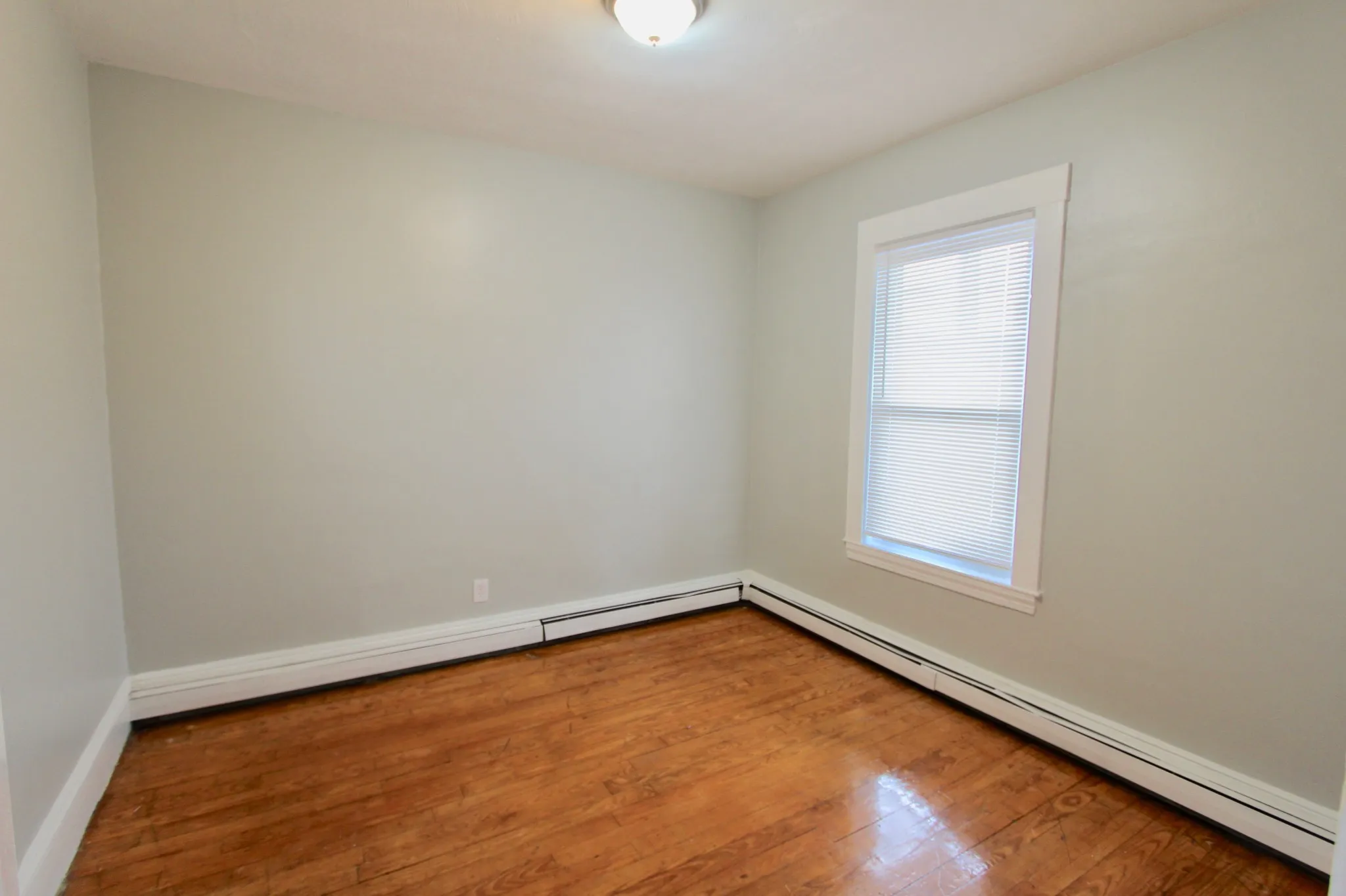 4 bed, 2 bath apartment for rent at 15 Elder St Unit 1, Dorchester — photo 5 of 9