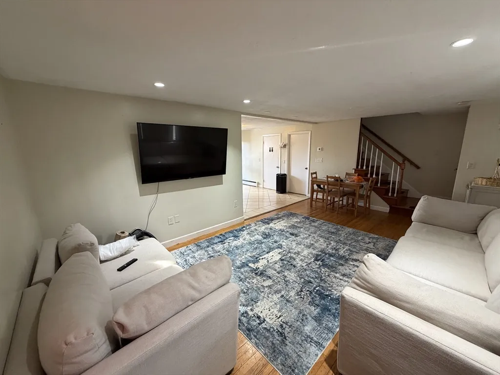 4 bed, 1 bath apartment for rent at 15 Eliot St Unit A, Framingham Center — photo 2 of 10