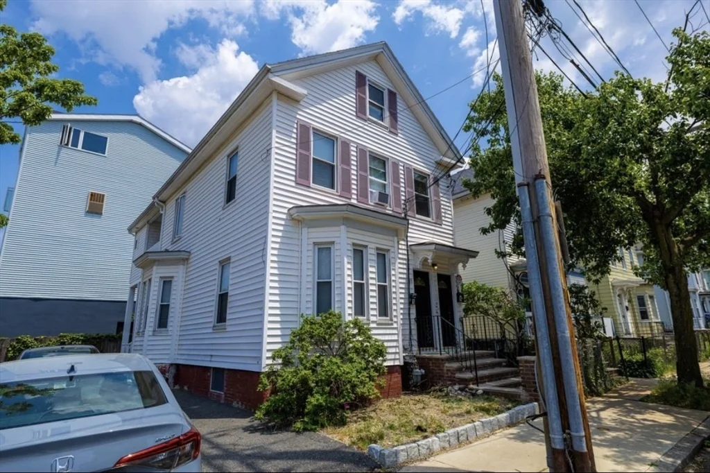 3 bed, 1 bath apartment for rent at 15 Ellsworth St Unit 2, East Somerville — photo 1 of 16