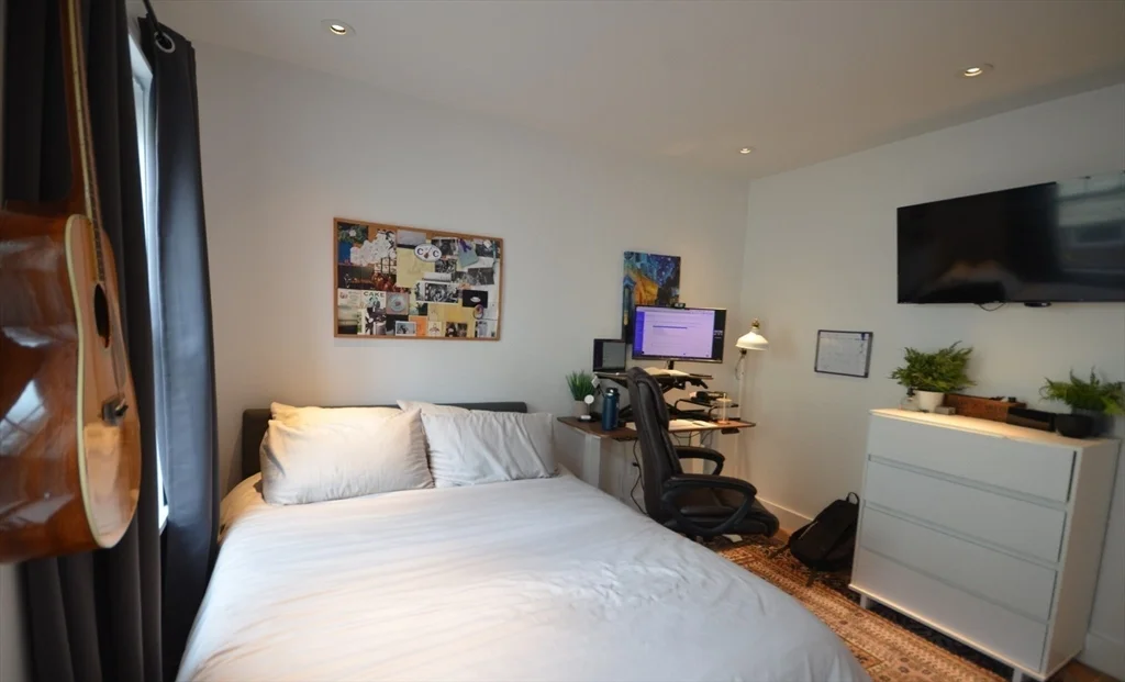3 bed, 2 bath apartment for rent at 15 Elmira St Unit 1, Brighton — photo 11 of 34