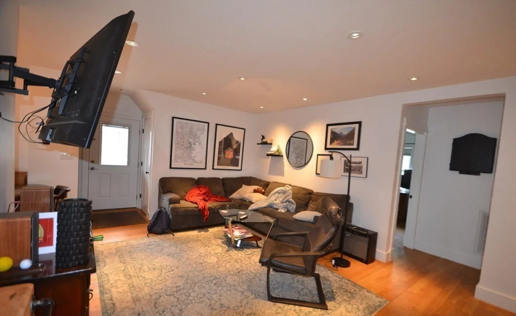 3 bed, 2 bath apartment for rent at 15 Elmira St Unit 1, Brighton — photo 25 of 34