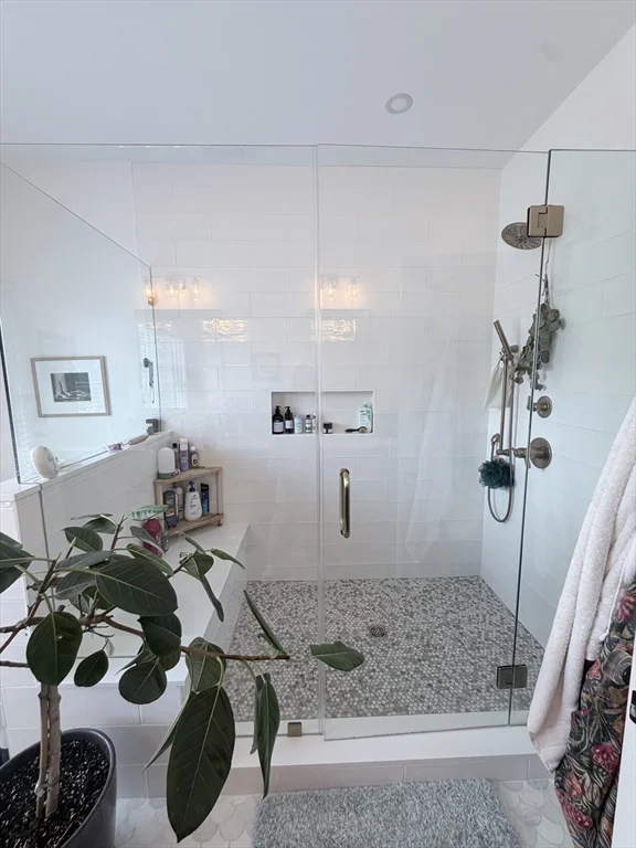 4 bed, 3 bath apartment for rent at 15 Emaerald St Unit 1, Nonantum — photo 13 of 13