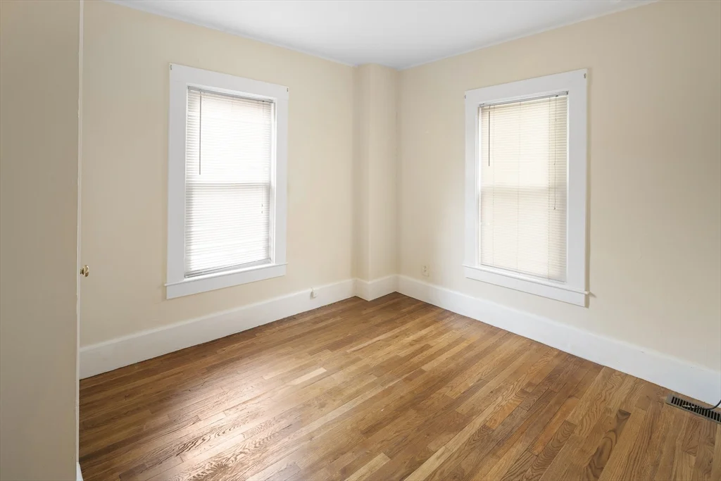 3 bed, 1 bath apartment for rent at 15 Emerson St Unit 0, Wakefield — photo 13 of 20