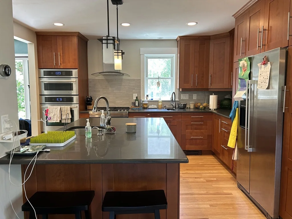 4 bed, 3 bath apartment for rent at 15 Englewood Rd Unit 0, Winchester — photo 3 of 32