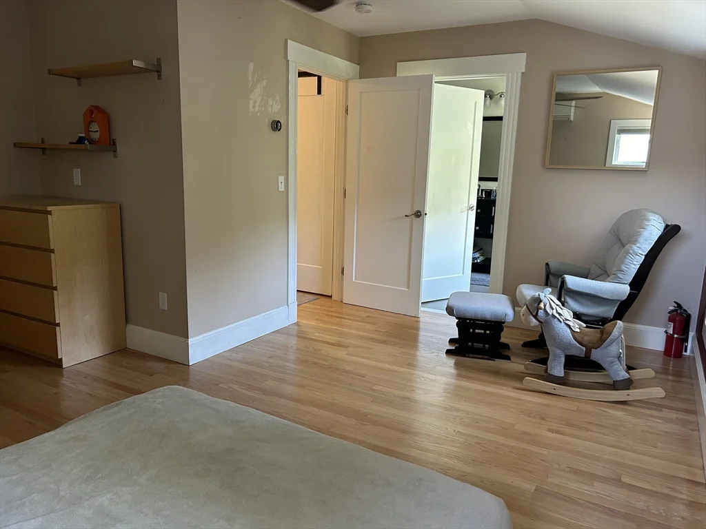 4 bed, 3 bath apartment for rent at 15 Englewood Rd Unit 0, Winchester — photo 16 of 32