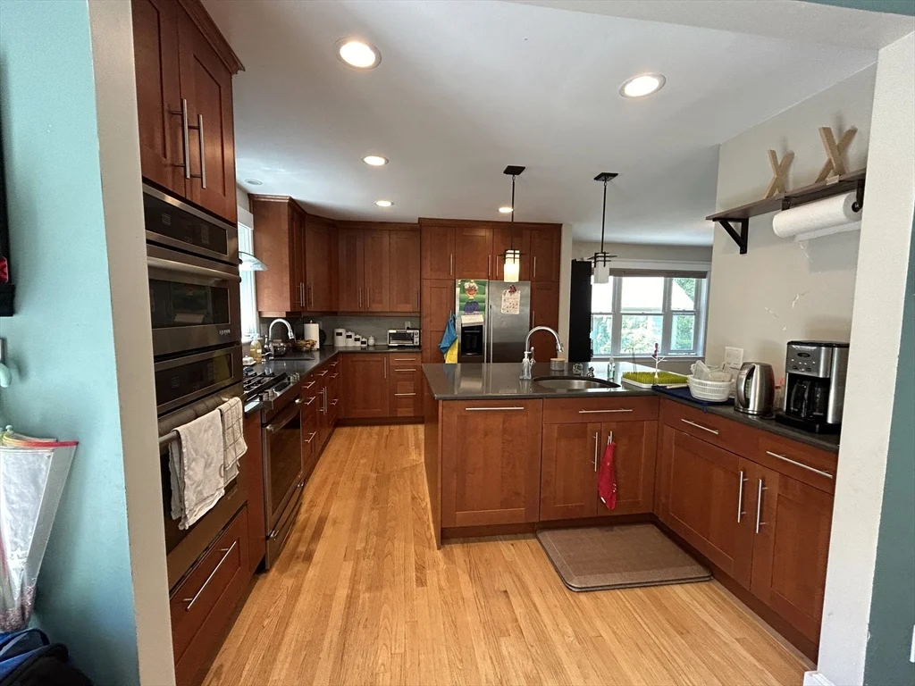 4 bed, 3 bath apartment for rent at 15 Englewood Rd Unit 0, Winchester — photo 2 of 32