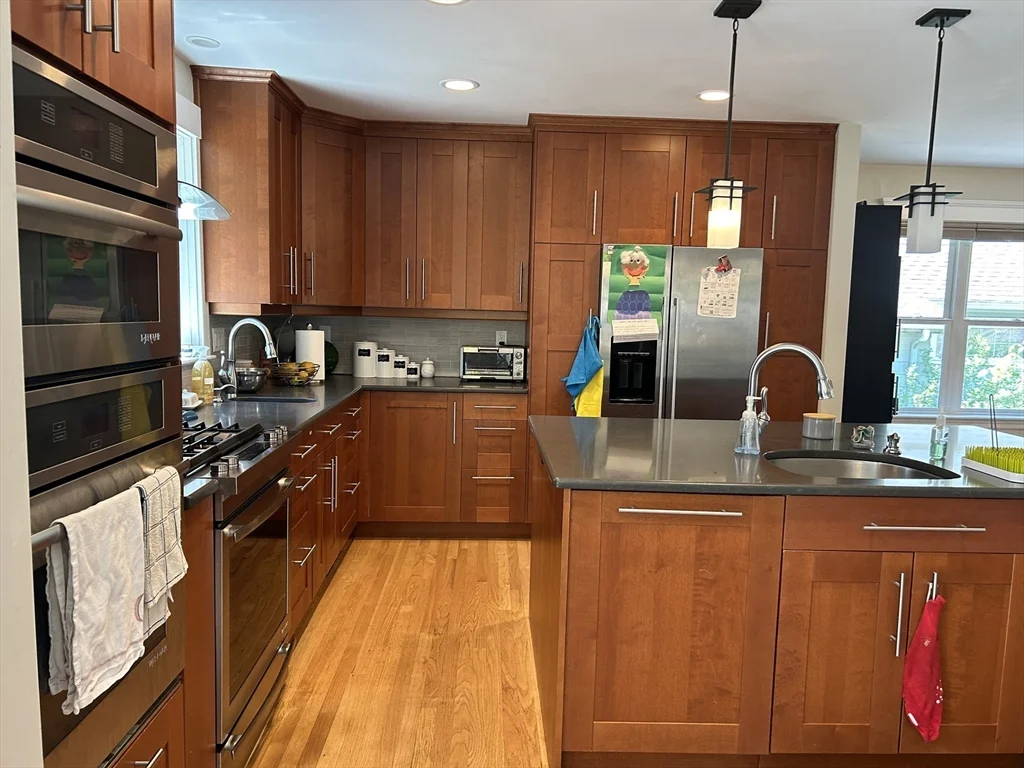 4 bed, 3 bath apartment for rent at 15 Englewood Rd Unit 0, Winchester — photo 1 of 32