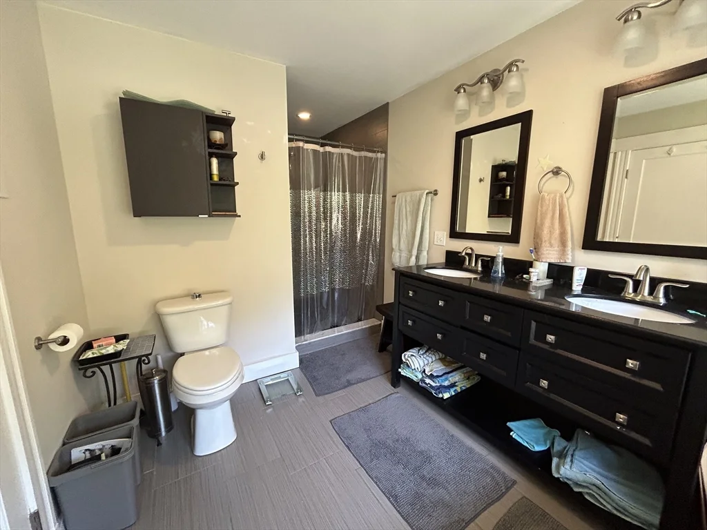 4 bed, 3 bath apartment for rent at 15 Englewood Rd Unit 0, Winchester — photo 17 of 32