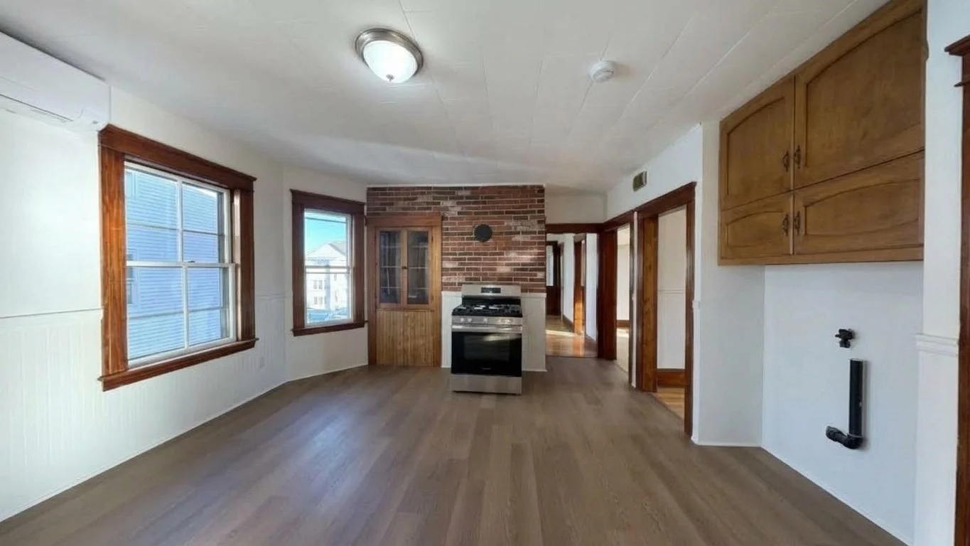 2 bed, 1 bath apartment for rent at 15 Ericsson St Unit 2, Worcester — photo 2 of 11