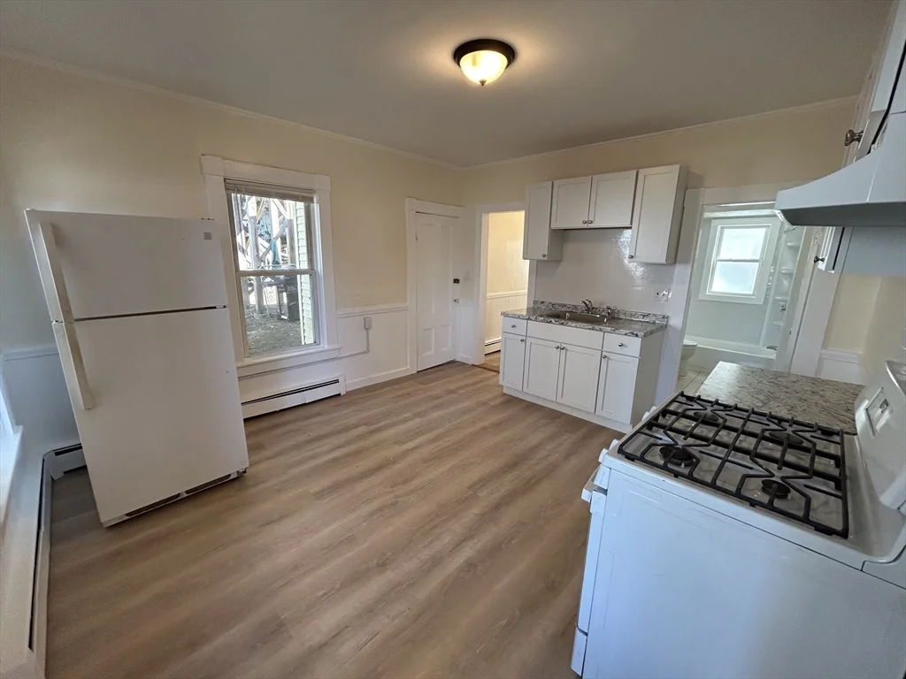 2 bed, 1 bath apartment for rent at 15 Estabrook Ave Unit 1, Marlborough — photo 5 of 17