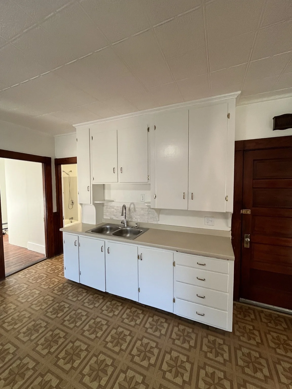 2 bed, 1 bath apartment for rent at 15 Euclid Ave Unit 2, Methuen — photo 1 of 9