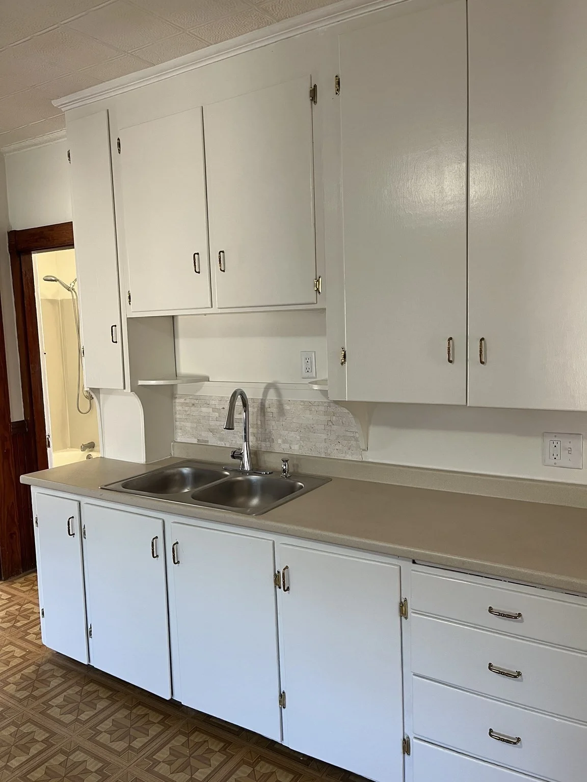2 bed, 1 bath apartment for rent at 15 Euclid Ave Unit 2, Methuen — photo 3 of 9