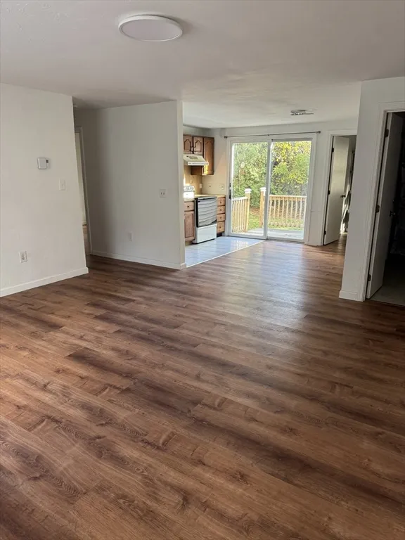 2 bed, 1 bath apartment for rent at 15 Eustis St Unit A, Burncoat — photo 4 of 11