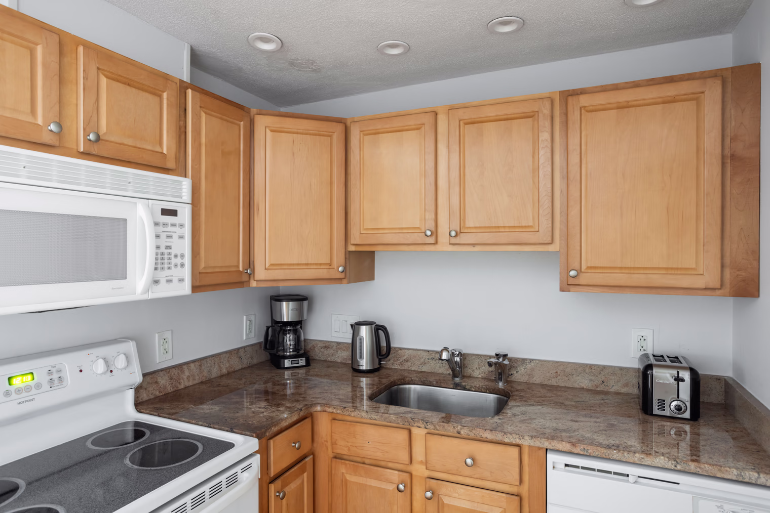 1 bed, 1 bath apartment for rent at 15 Euston Rd Unit 12P, Brighton — photo 9 of 23