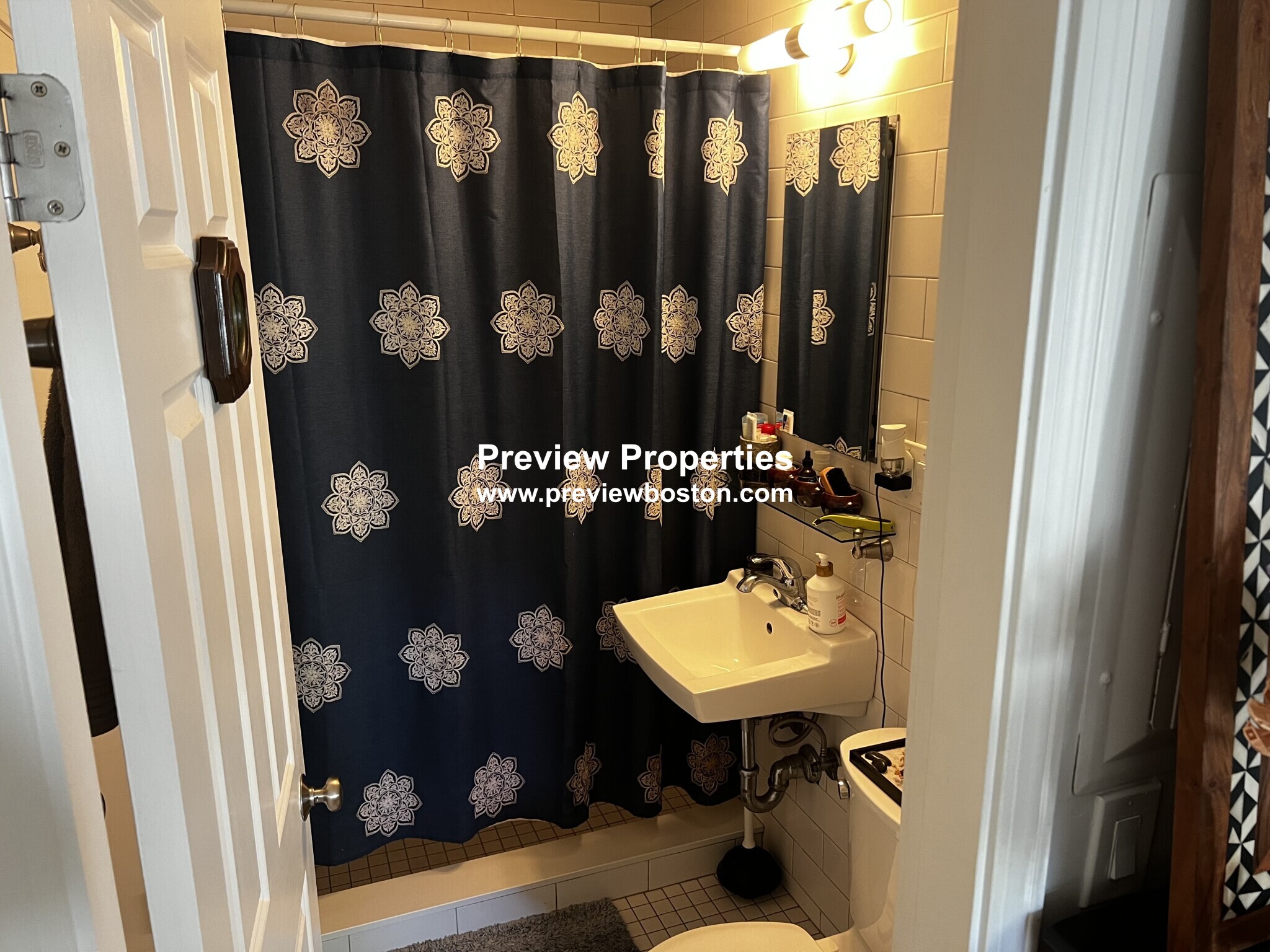Studio bed, 1 bath apartment for rent at 15 Euston Rd Unit 17P, Brighton — photo 6 of 22